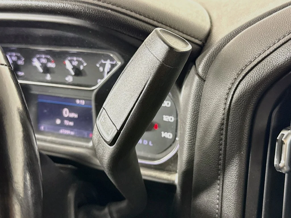 Used 2022 White GMC Elevation image 16