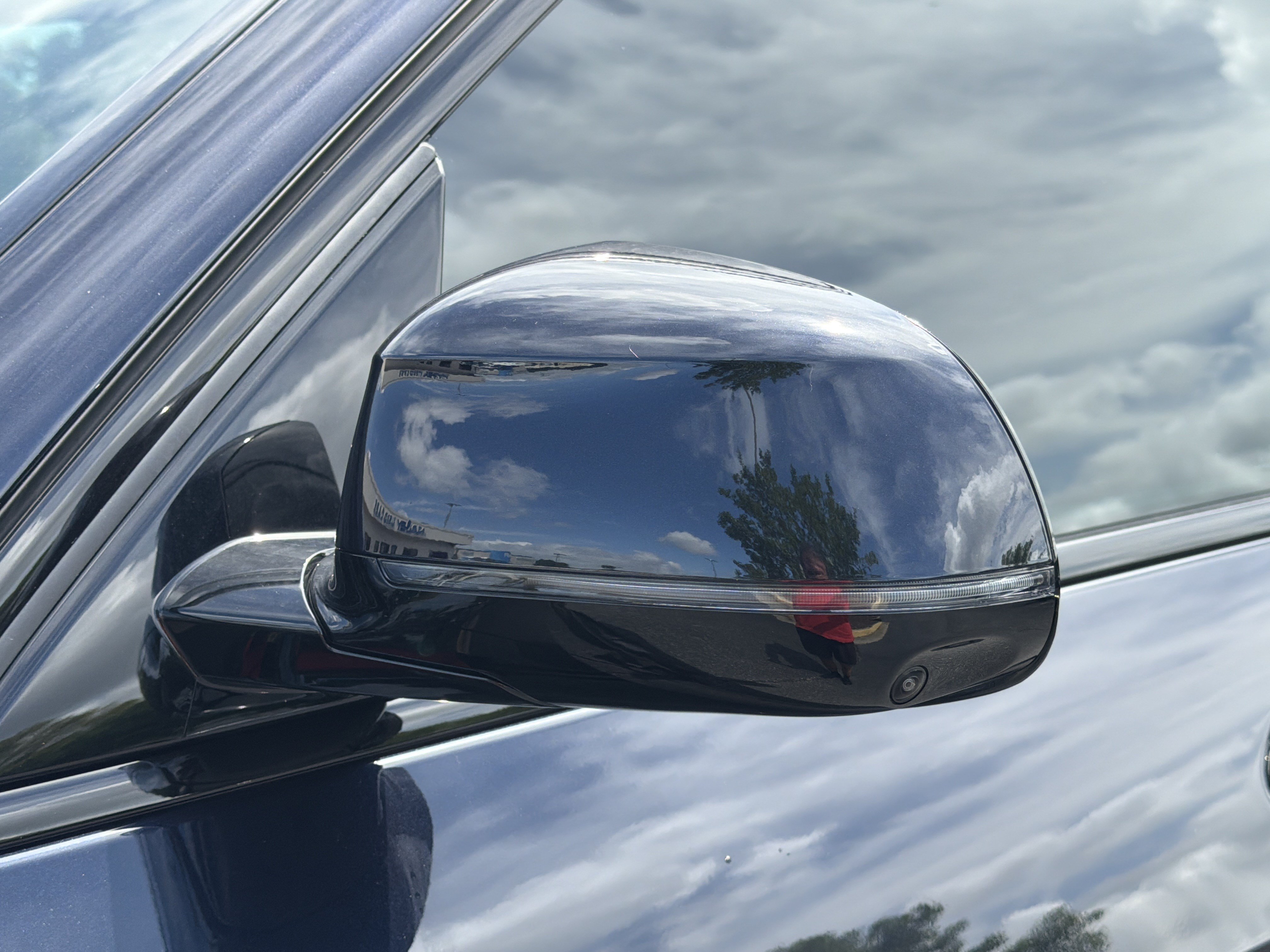 New 2026 Carbon Black Metallic BMW sDrive40i image 31