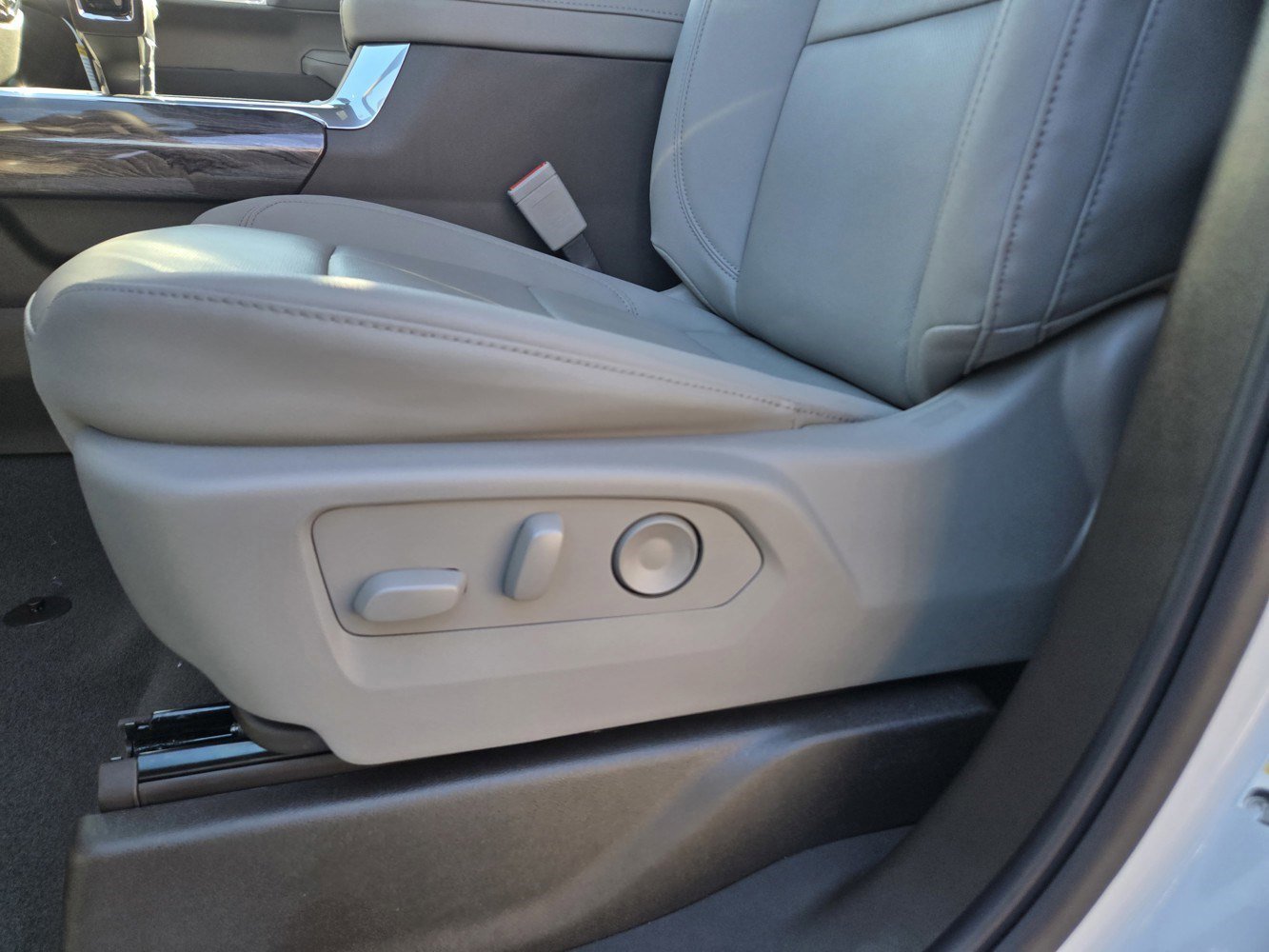 2026 Chevrolet Silverado 1500 LTZ - Photo 17