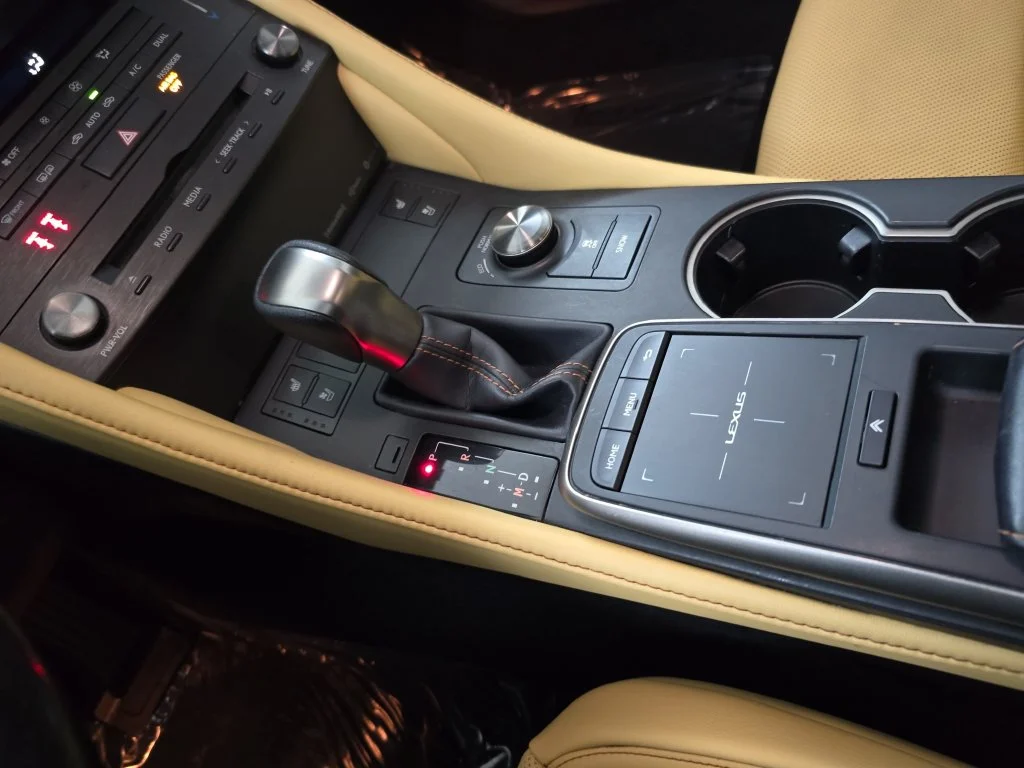 Used 2019 White Lexus 350 image 22