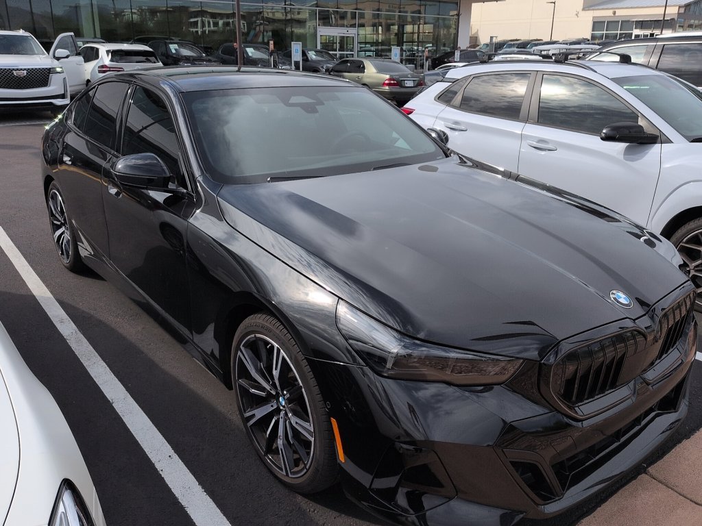 Used 2024 Black Sapphire Metallic BMW 530i image 3