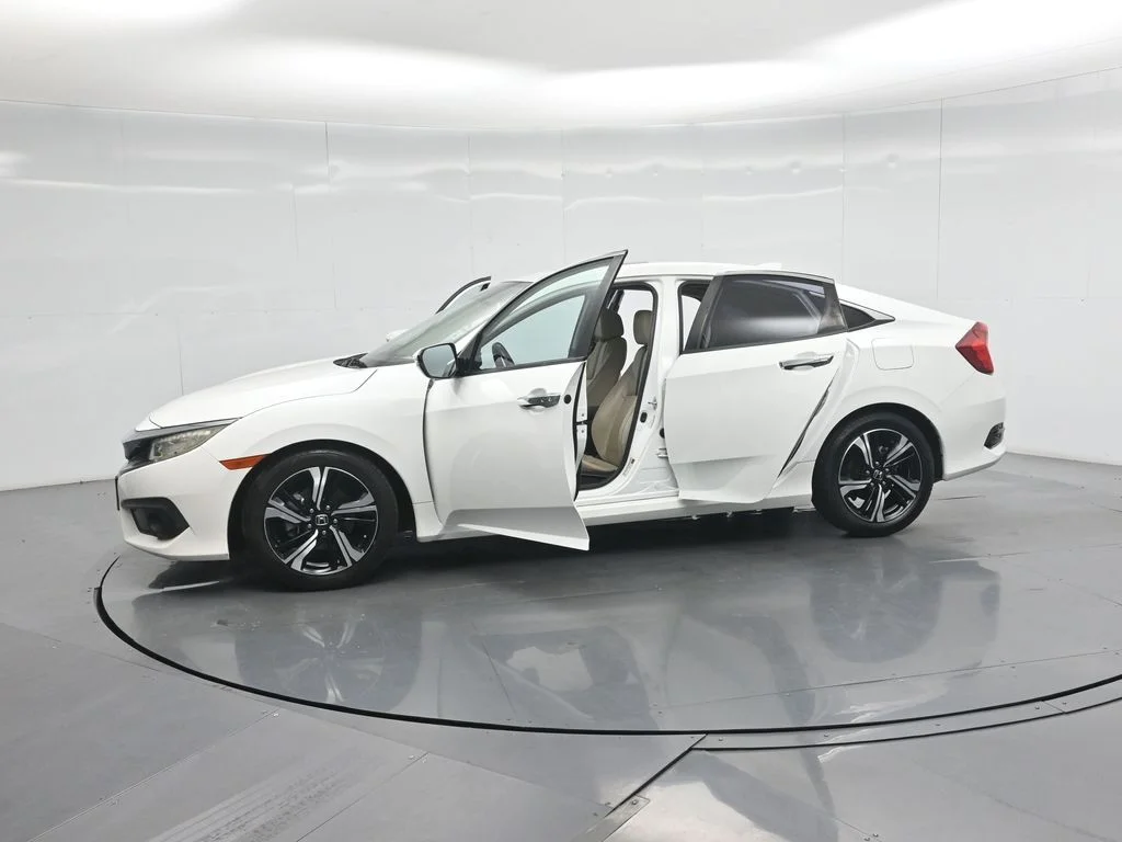 Used 2016 White Honda Touring image 32