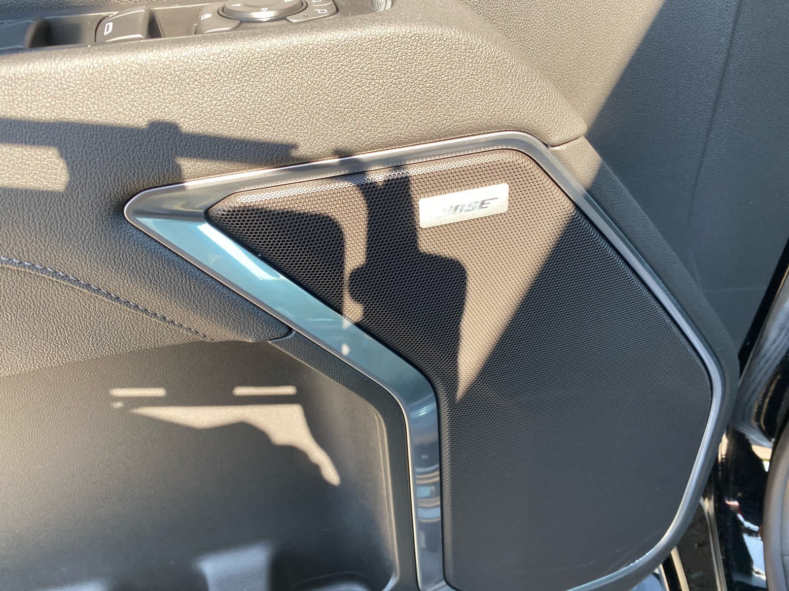 New 2026 Onyx Black GMC Elevation image 9