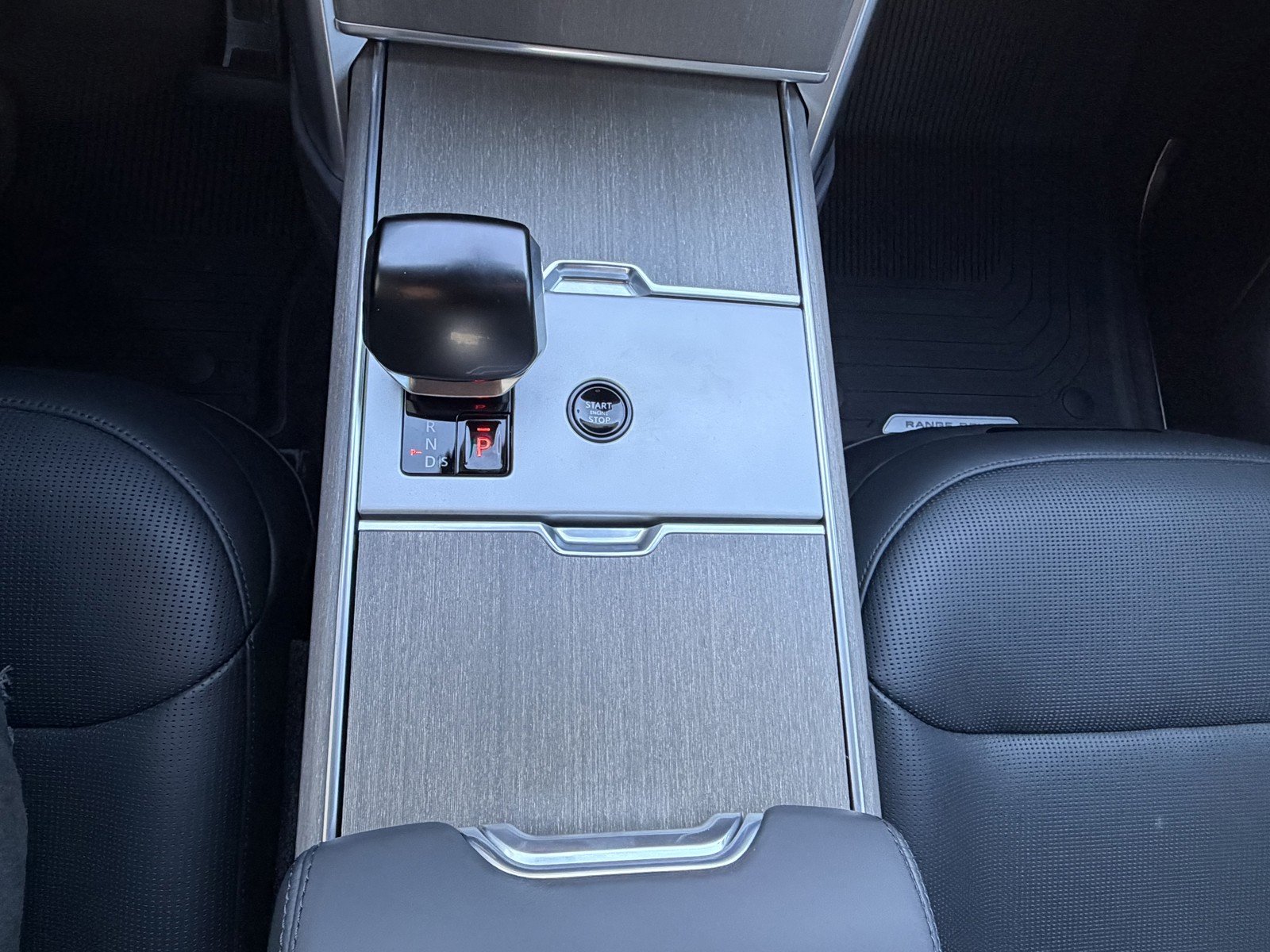 New 2026 Ostuni Pearl White Land Rover SV image 19