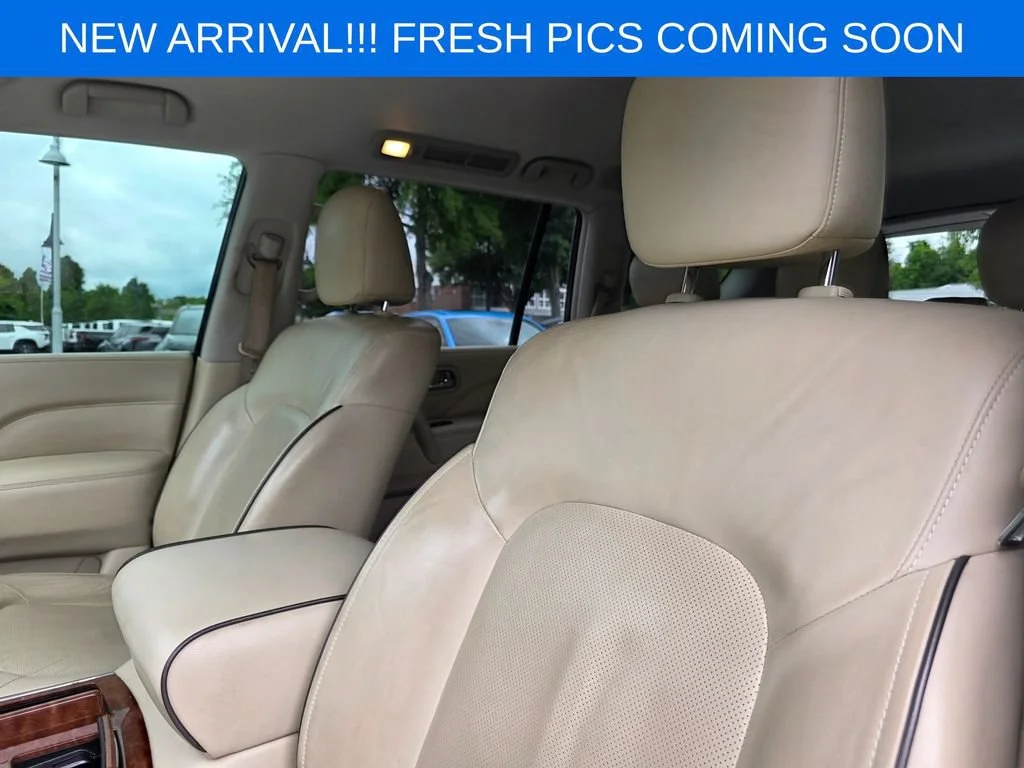 Used 2018 White INFINITI RWD image 9