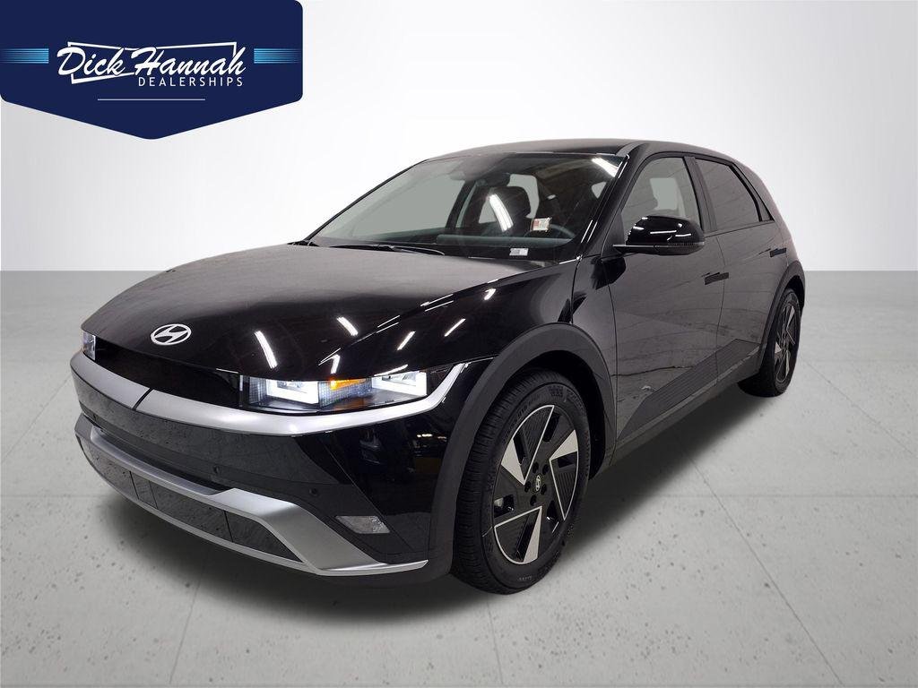 New 2026 Abyss Black Hyundai SEL image 1