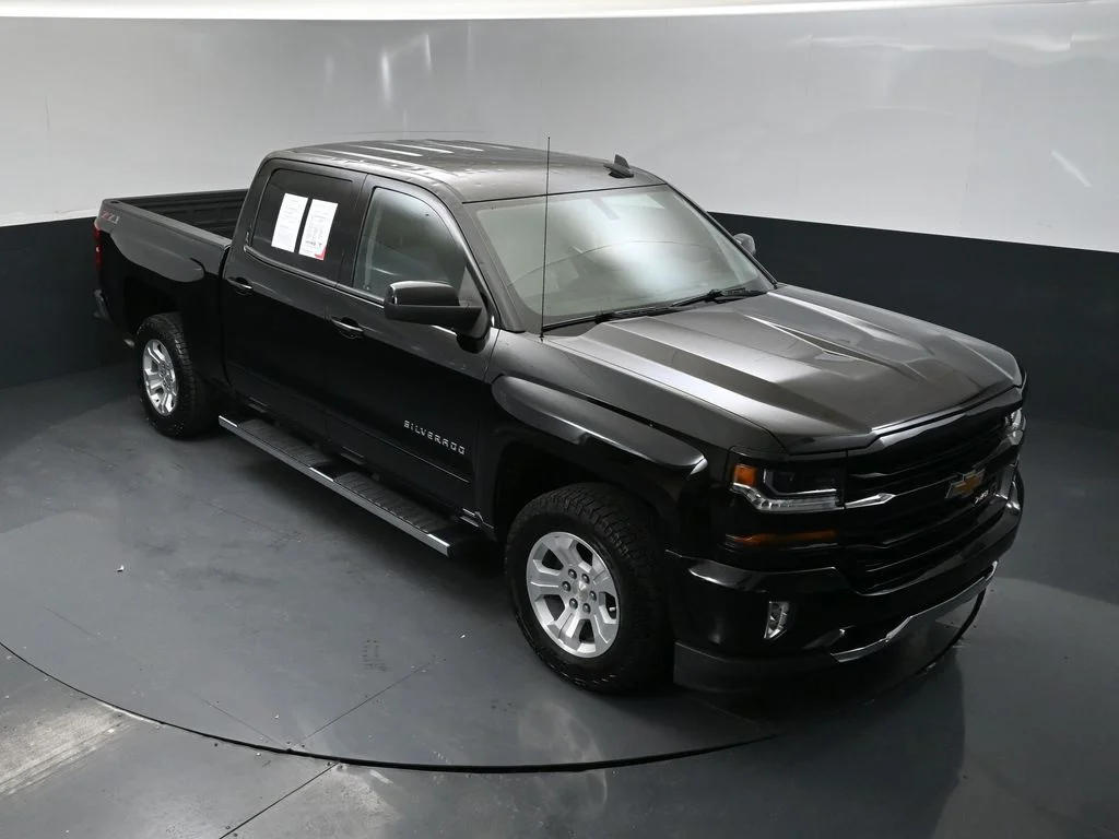 Used 2018 Black Chevrolet LT image 35