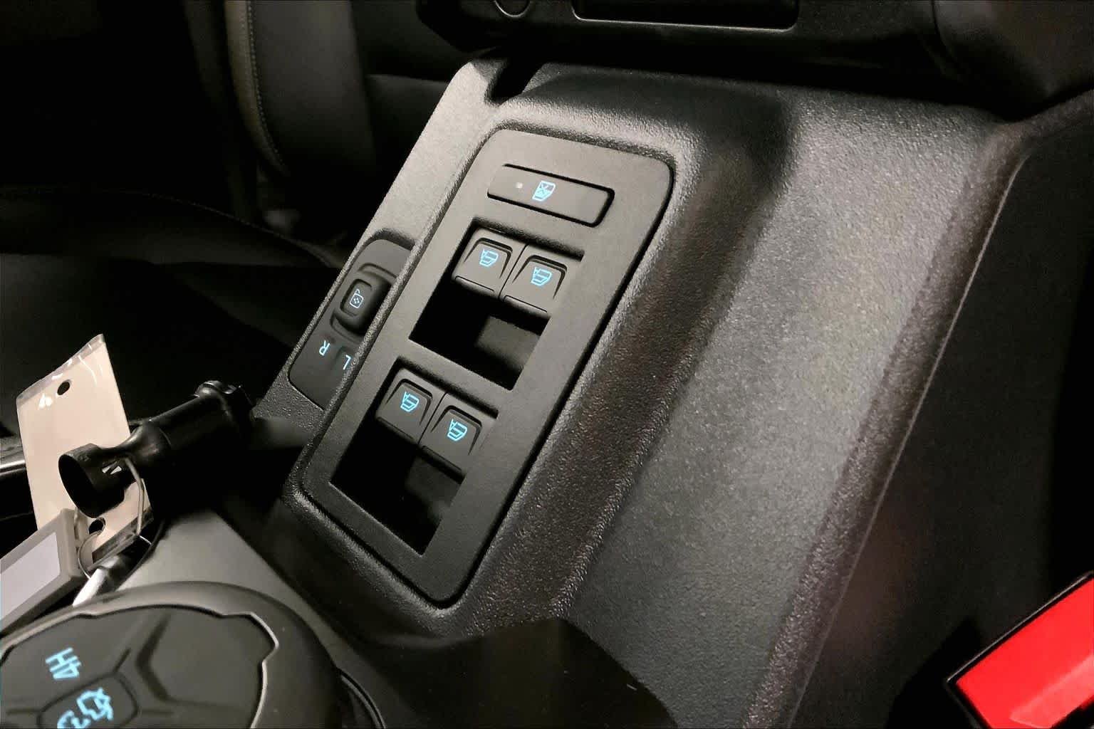 New 2026 Shadow Black Ford Outer Banks® image 17