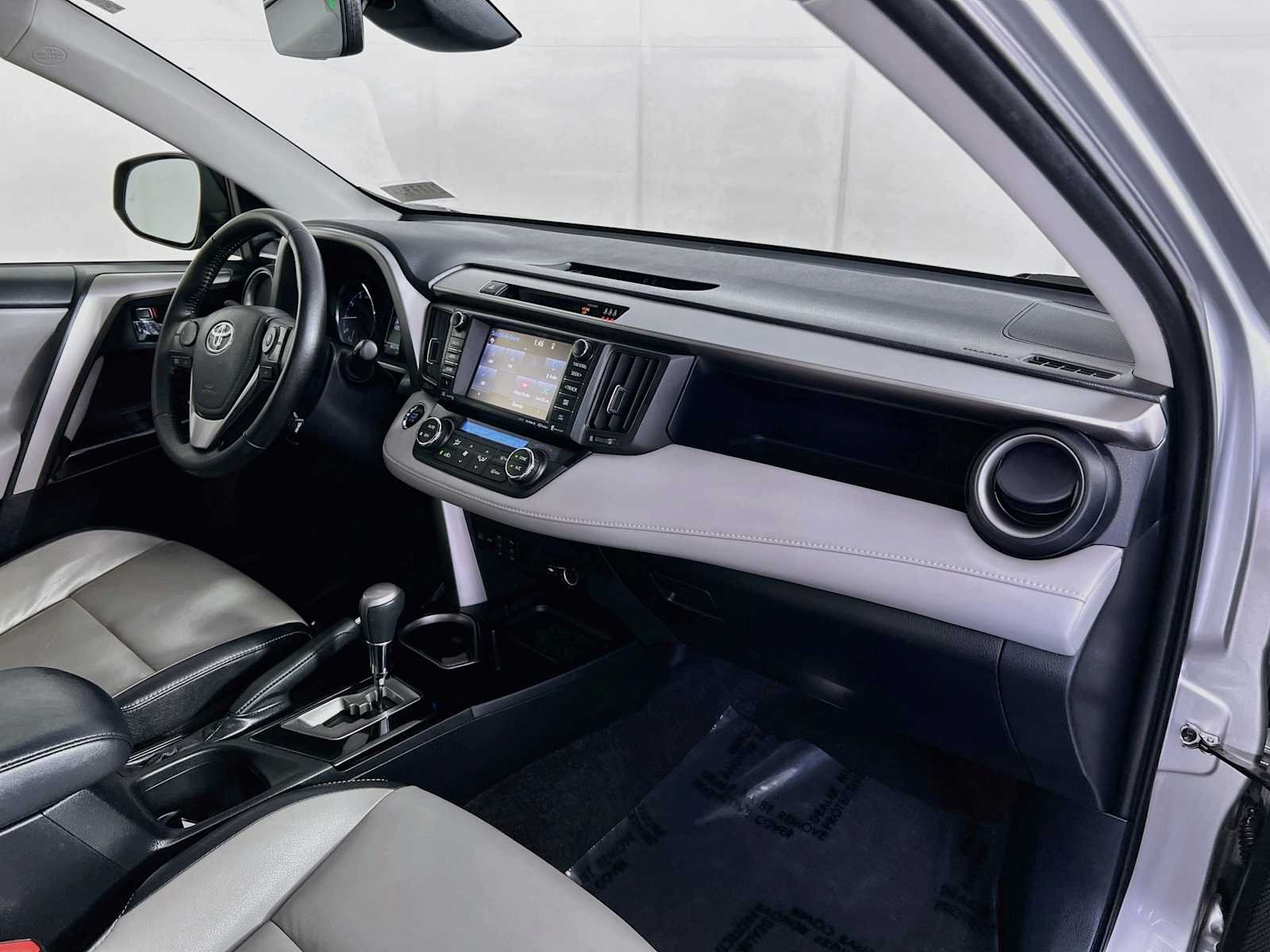 Used 2018 Silver Sky Metallic Toyota Limited image 29