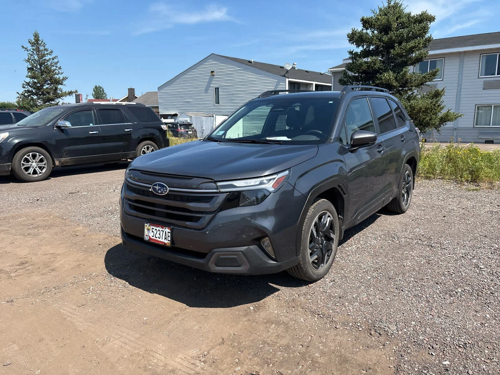Used 2025 Magnetite Gray Metallic Subaru Limited image 3