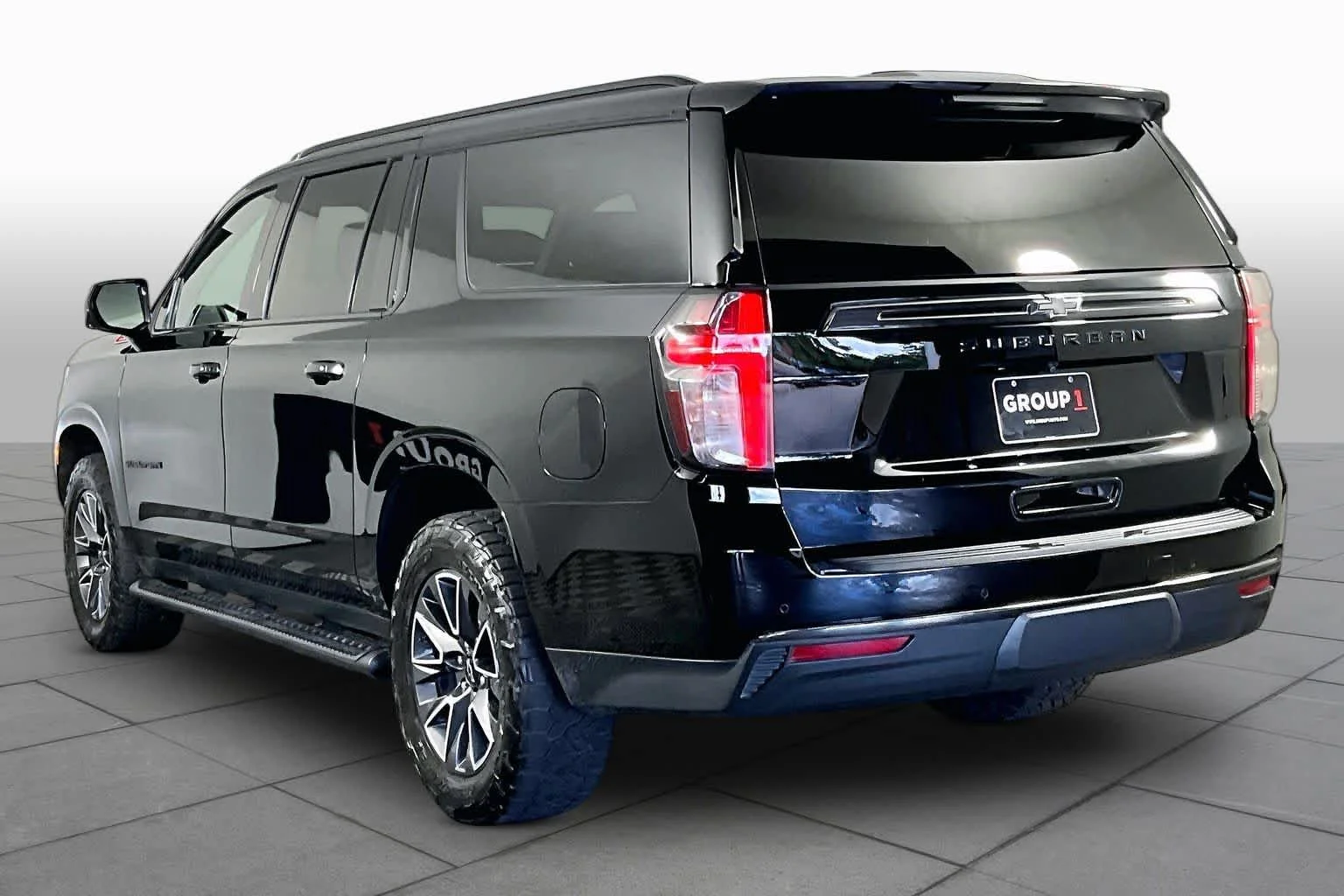Used 2021 Black Chevrolet Z71 image 12