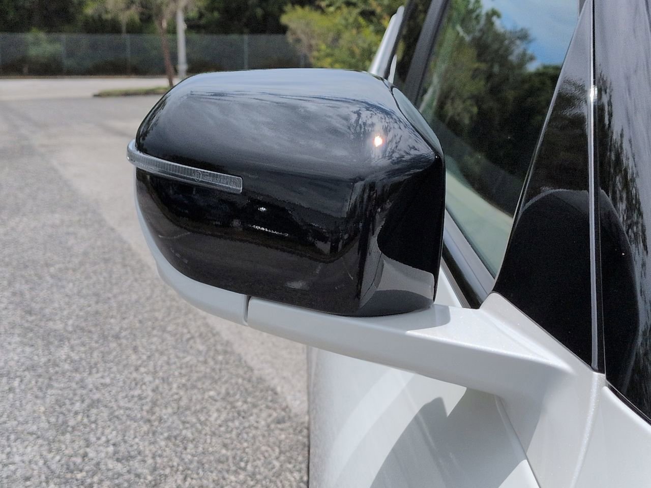 New 2027 Snow White Pearl Kia X-Line SX image 13