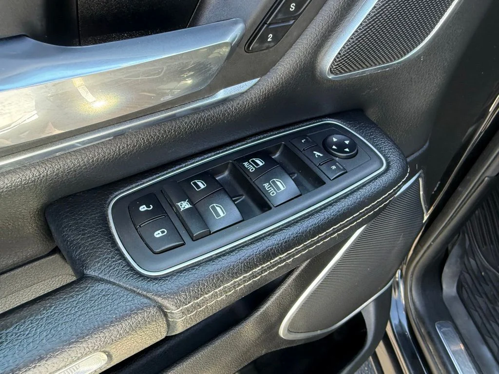 Certified Used 2019 Black Ram Laramie image 12