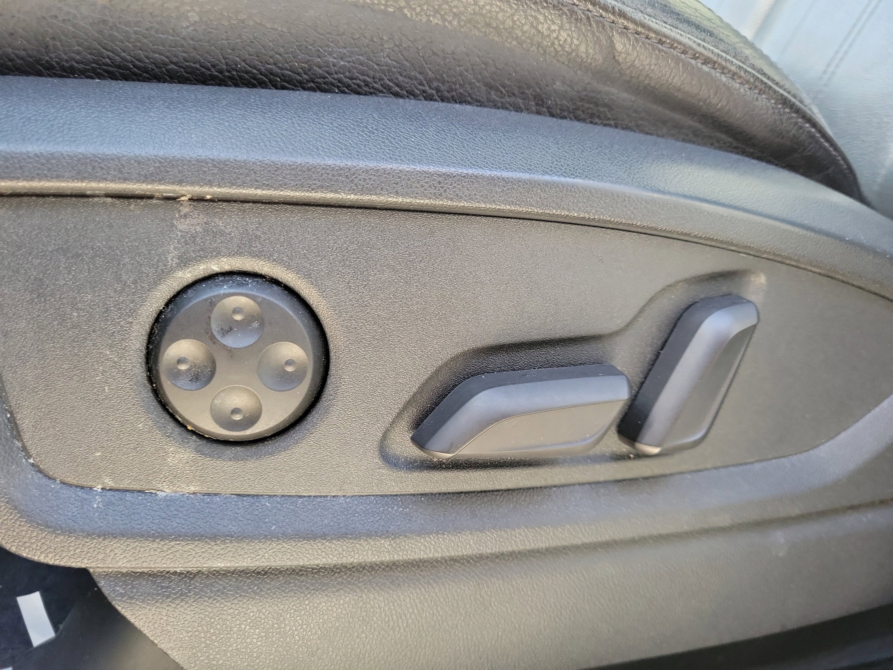 Used 2019  Audi Premium image 11