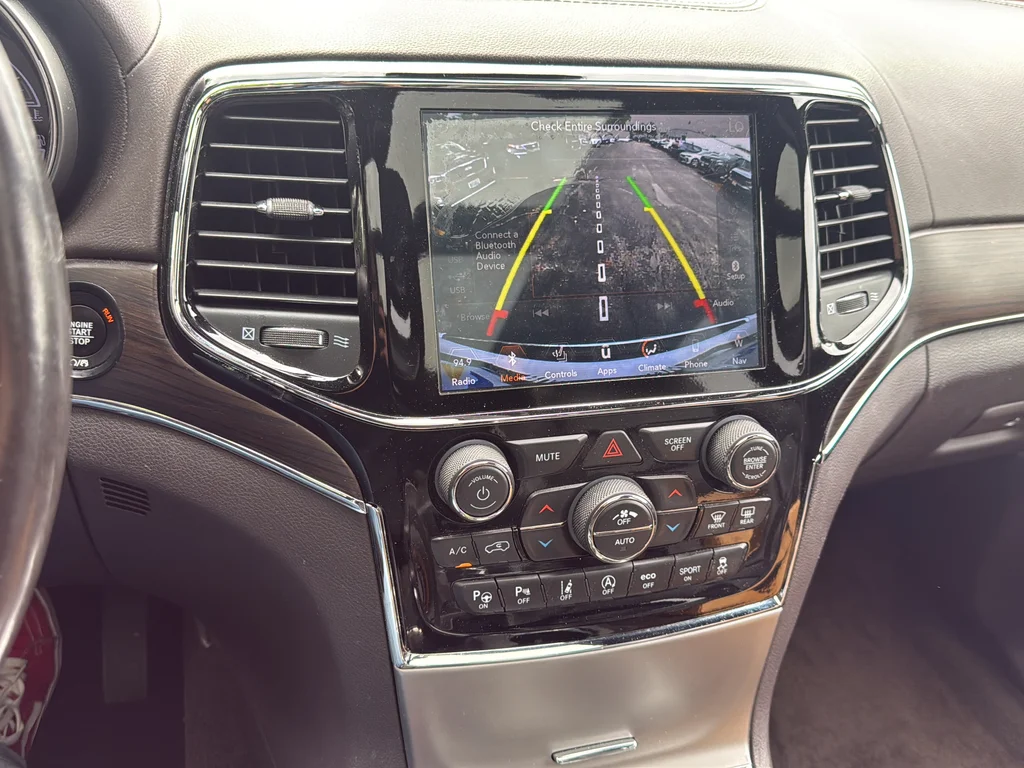 Used 2019 Off-white Jeep Overland image 21