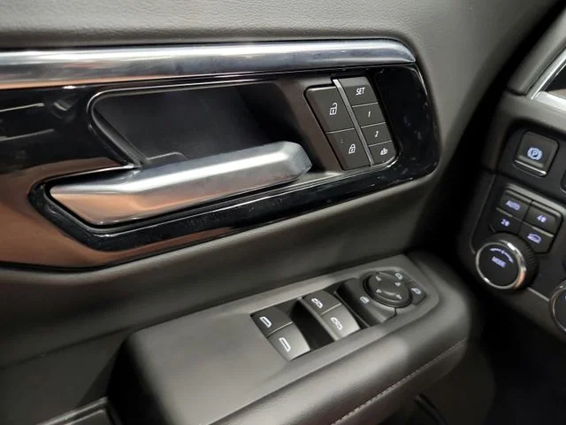 Used 2025 Black Chevrolet LT image 26