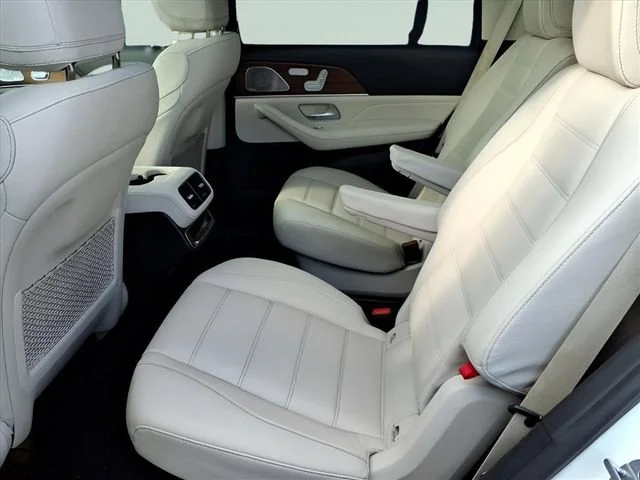 Used 2022  Mercedes-Benz GLS 450 image 20