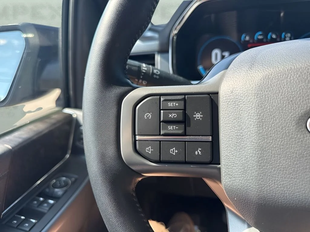Used 2022  Ford XL image 15