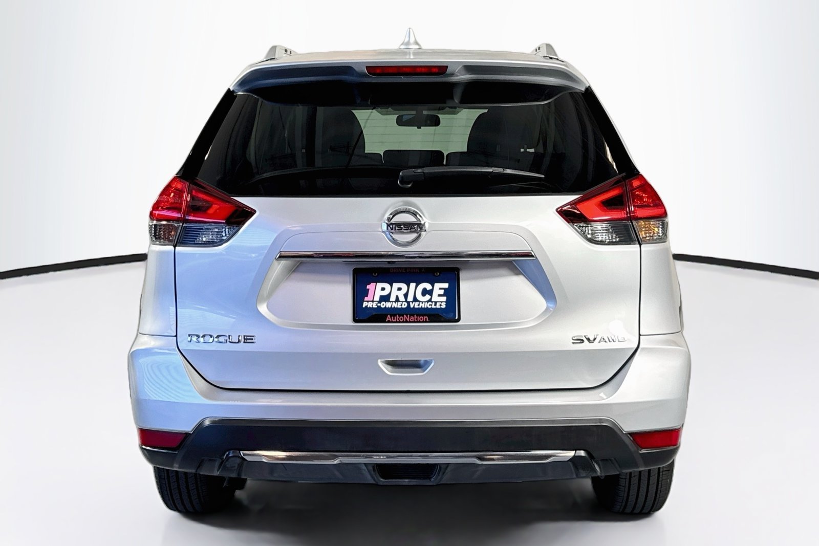 Used 2017 Brilliant Silver Nissan SV image 6