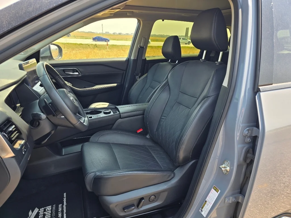 Used 2024 Boulder Gray Pearl Nissan Platinum image 12