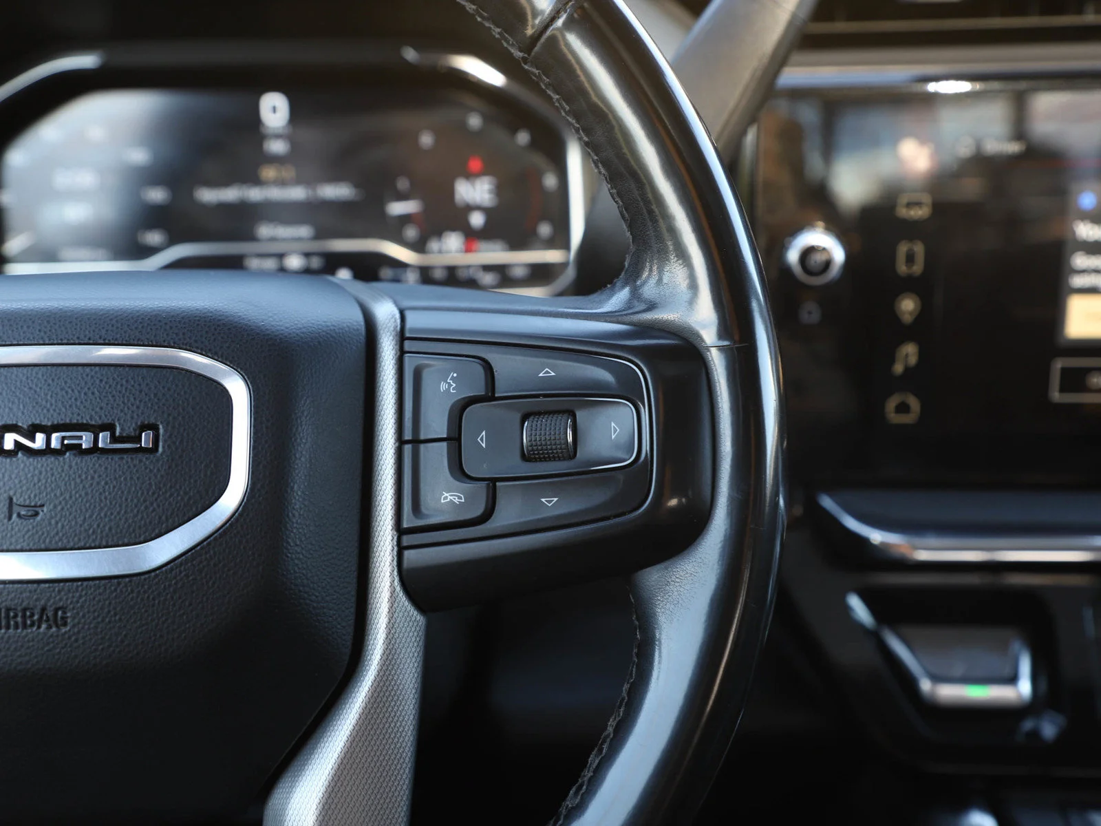 Used 2024 Onyx Black GMC Denali image 26