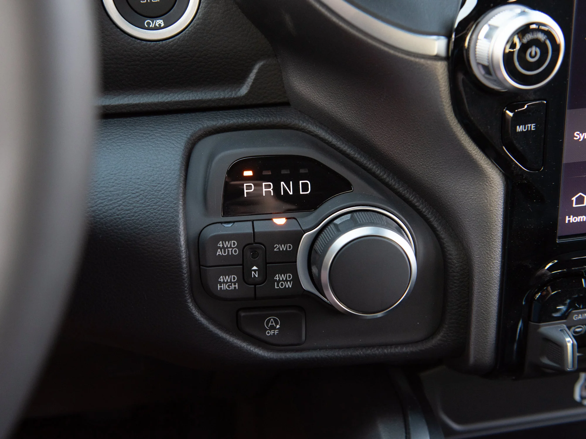New 2026 Black RAM Big Horn Night* Crew Cab 4x4, Level 2 Equip Group, Heated Seats, Alpine Audio image 16