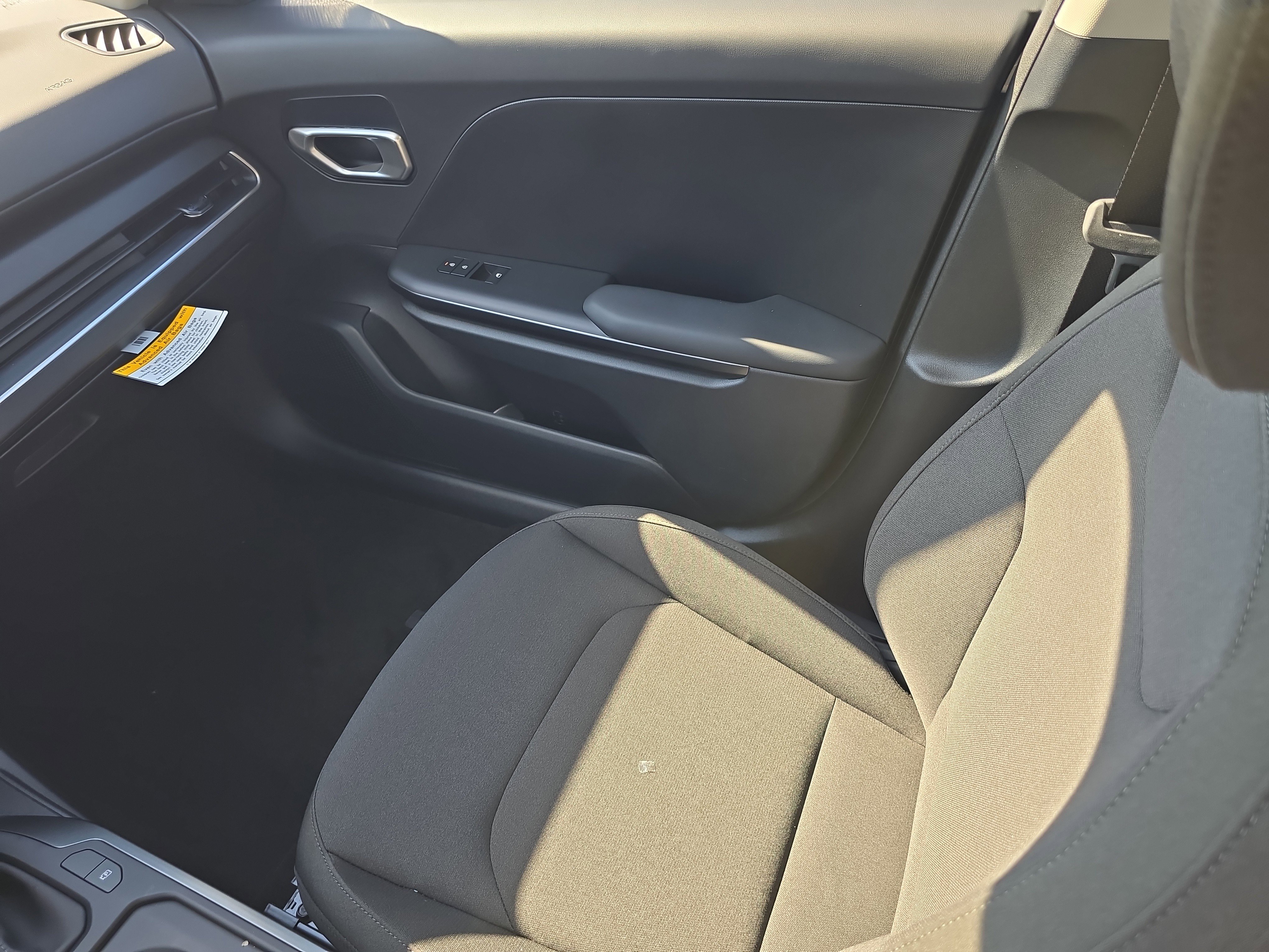 New 2026 Snow White Pearl Kia LXS image 15