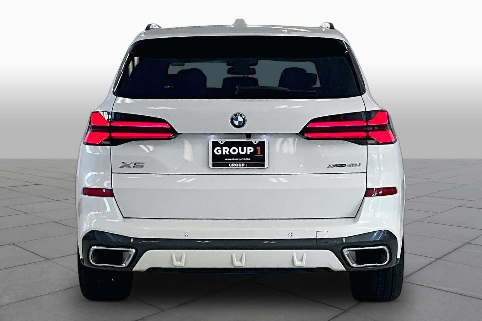 Used 2026 Alpine White BMW xDrive40i image 4