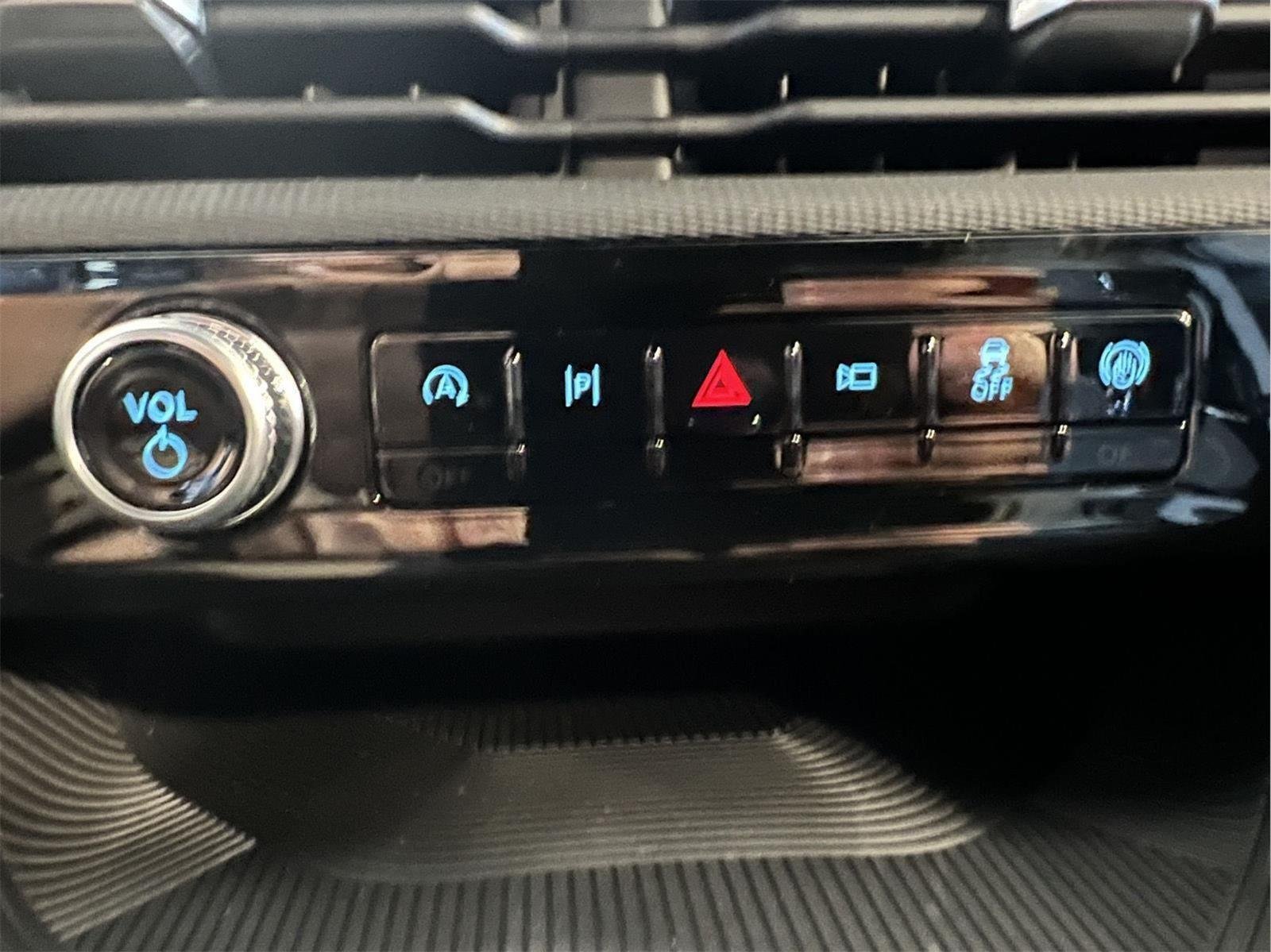 New 2026 Carbonized Gray Metallic Ford Tremor® image 68