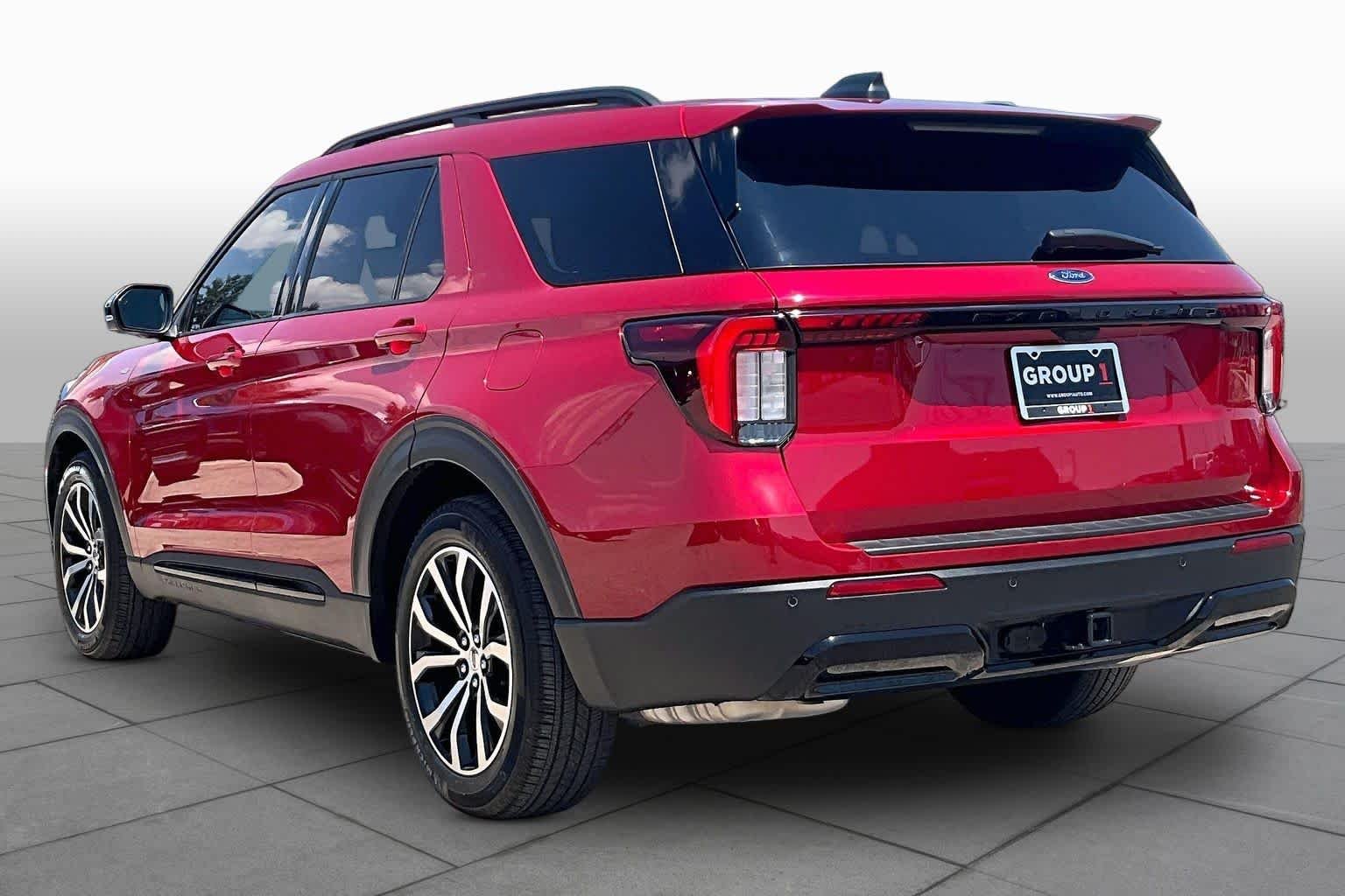 Used 2026 Rapid Red Metallic Tinted Clearcoat Ford ST-Line image 11