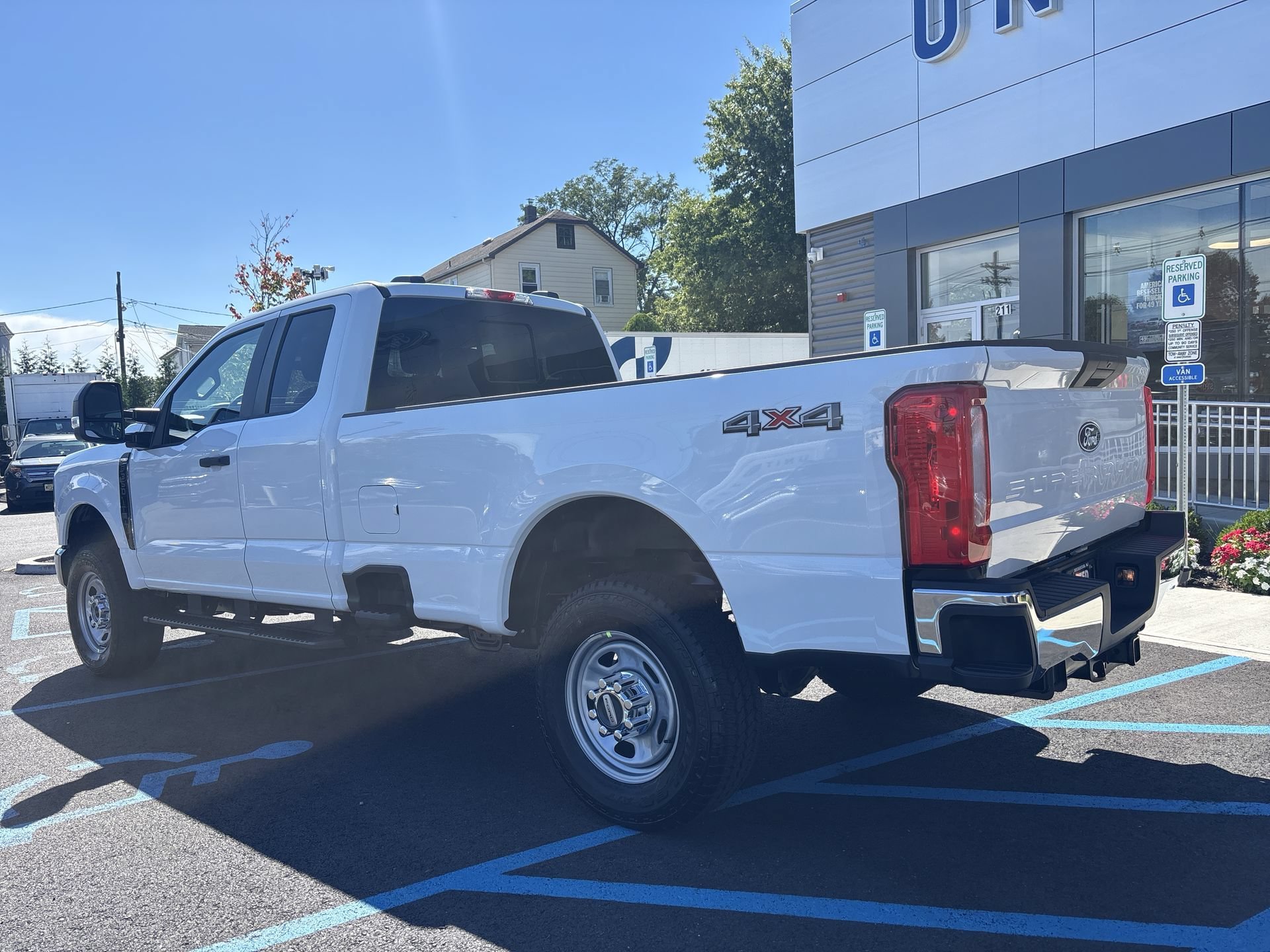 New 2027 Oxford White Ford F-350® XL image 31
