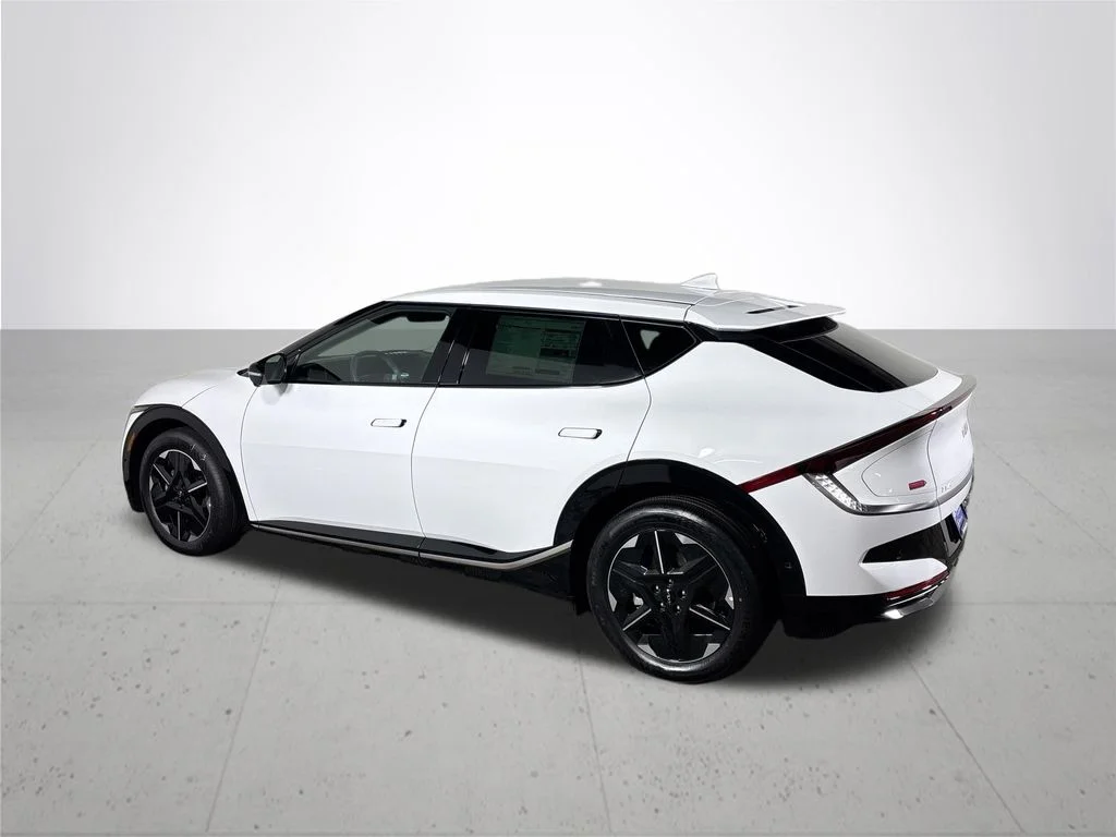 New 2026 Glacial White Pearl Kia WIND image 8