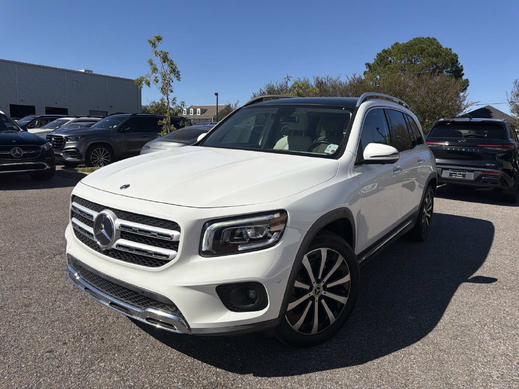 Used 2023  Mercedes-Benz GLB 250 image 3