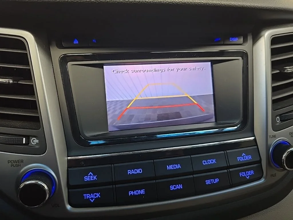 Used 2018 Gray Hyundai SE image 23