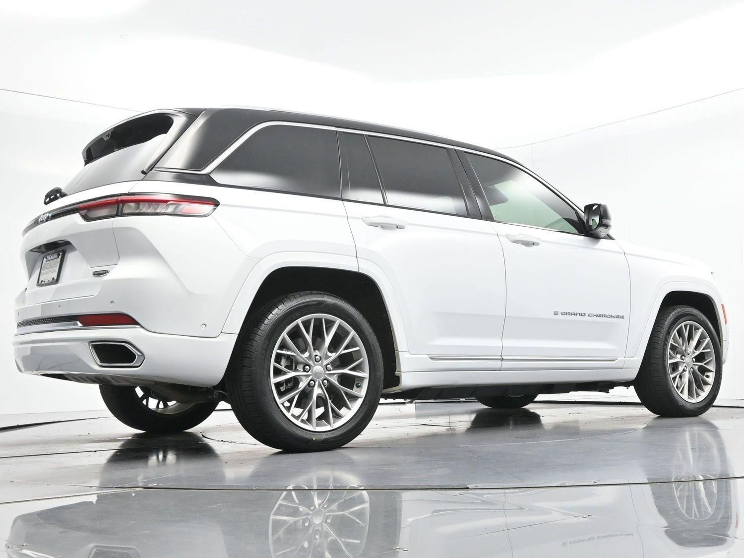 Used 2022 Bright White Clearcoat Jeep Summit image 54