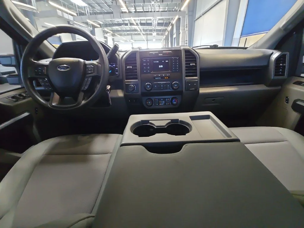 Used 2022 Silver Ford XL image 27