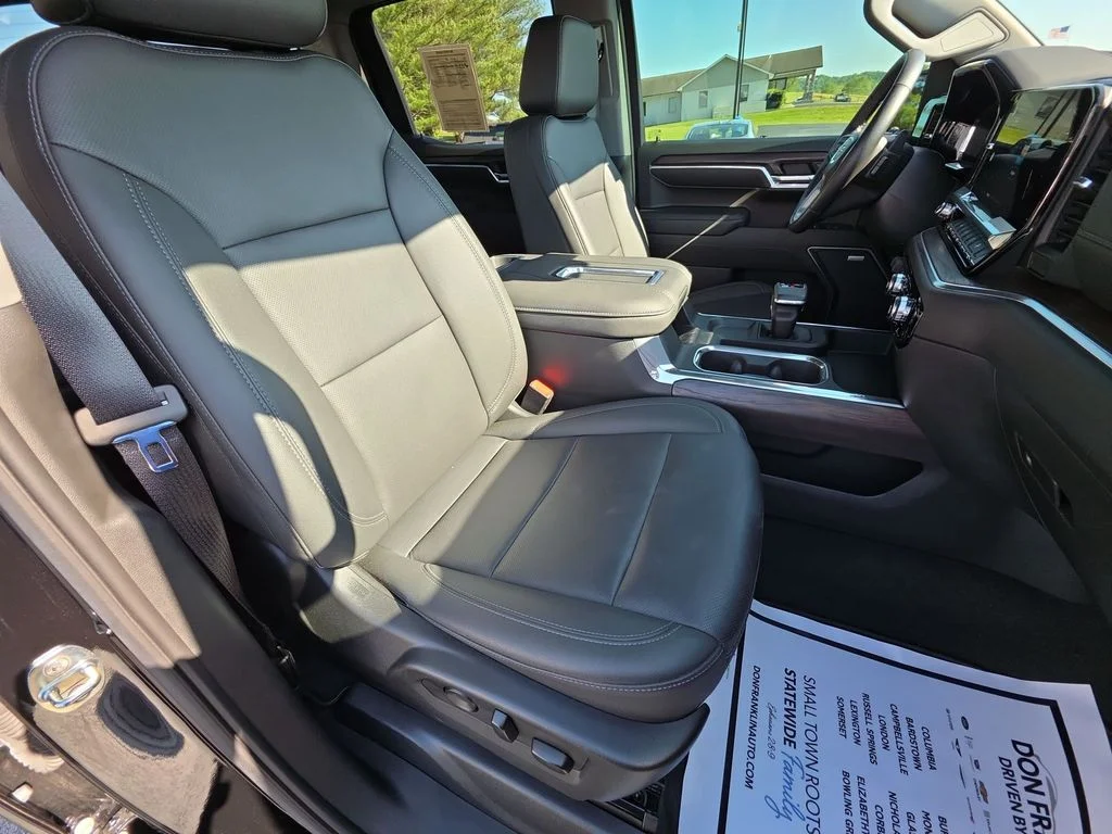 Used 2022 Black GMC SLT image 24