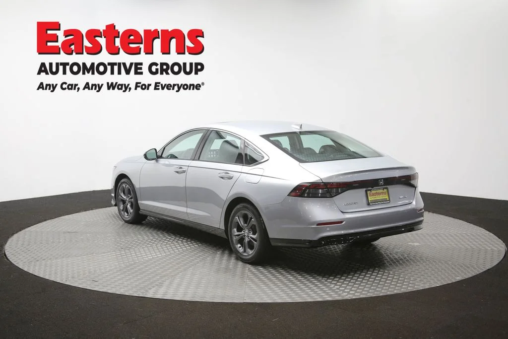 Used 2025 Silver Honda EX-L image 60