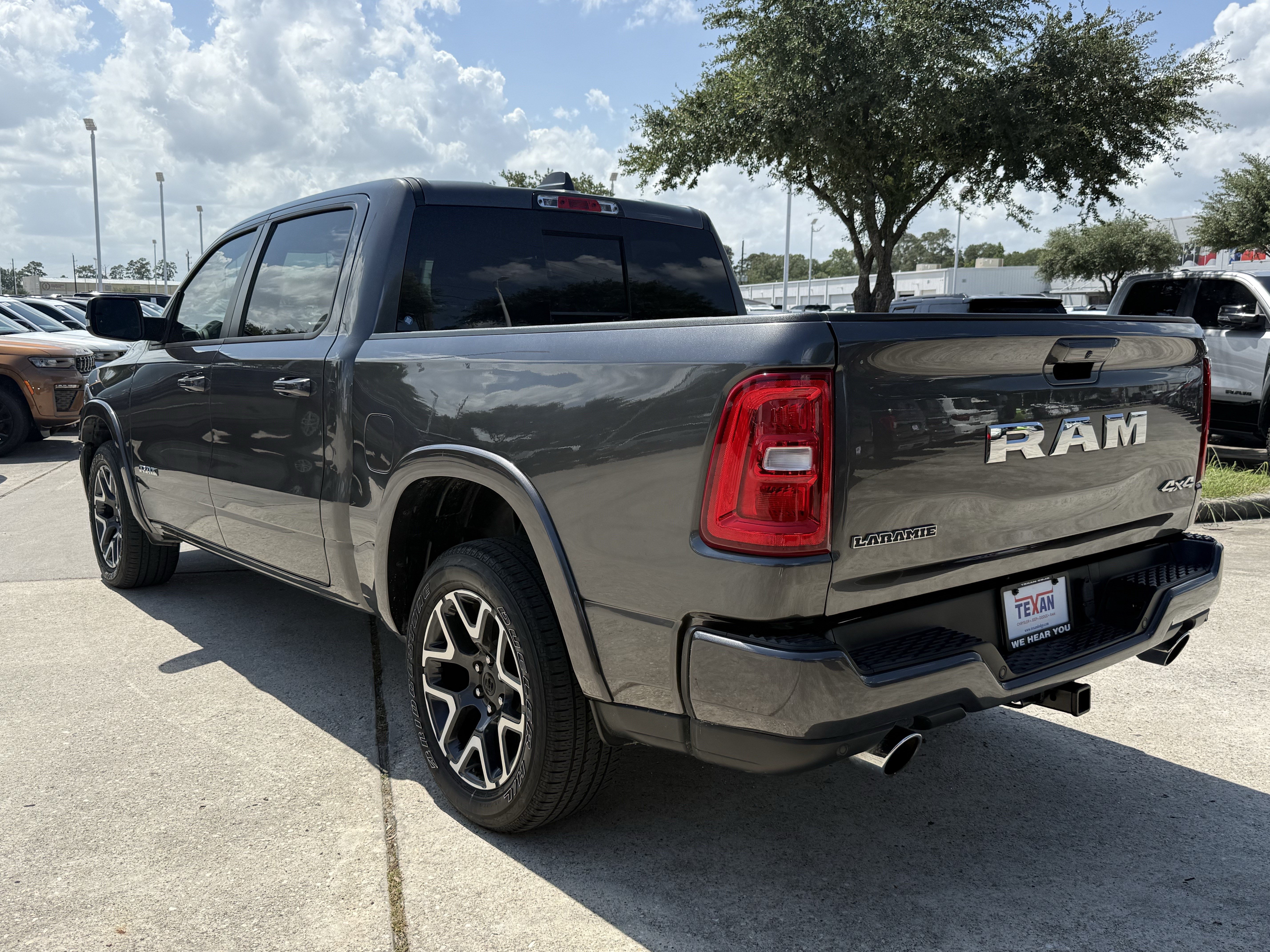 Used 2025 Granite Crystal Metallic Clearcoat Ram  image 6