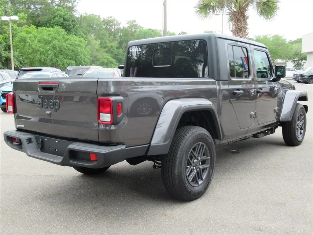 New 2026 Granite Crystal Metallic Clear-Coat Exterior Paint Jeep Sport S image 7