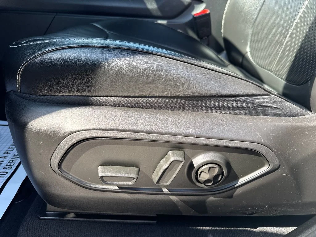 Used 2024 Silver Jeep Limited image 30
