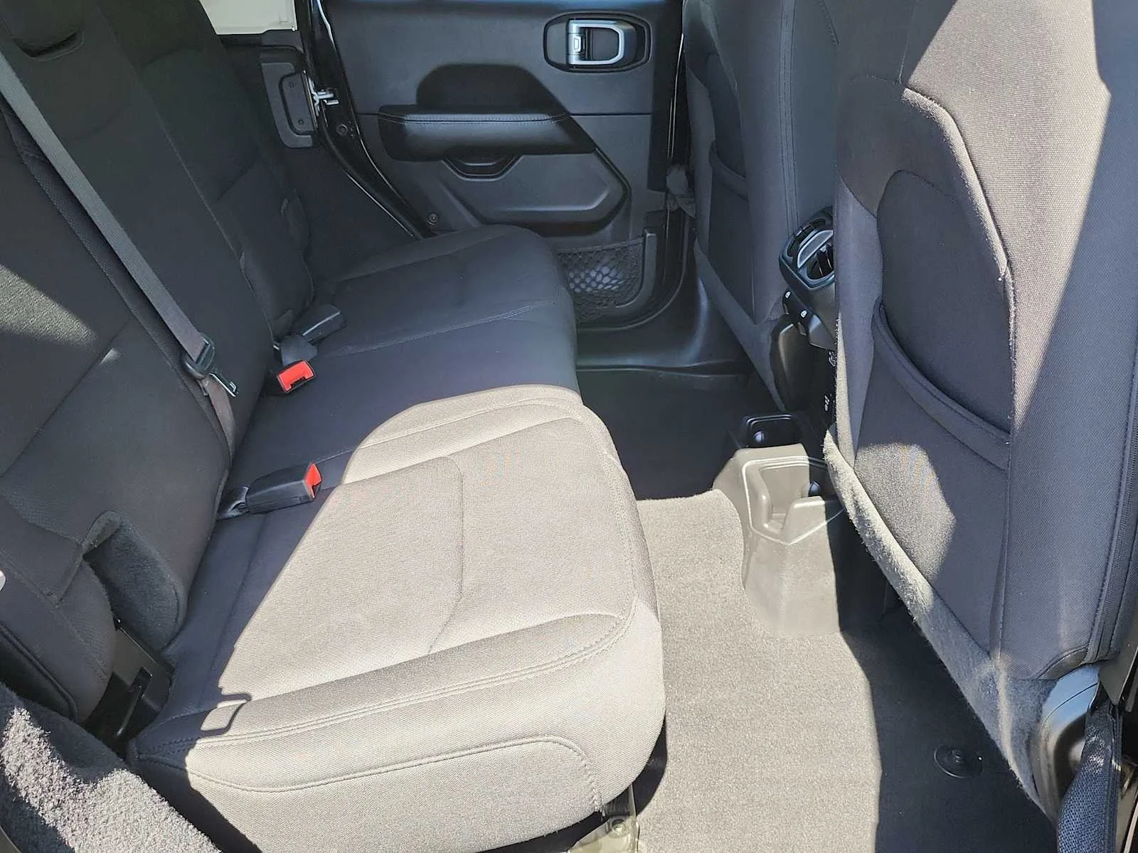 Used 2022 Black Clearcoat Jeep Unlimited Sahara image 17
