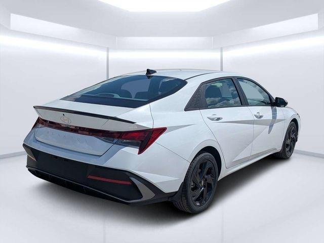 New 2026 White Hyundai SEL Sport image 4