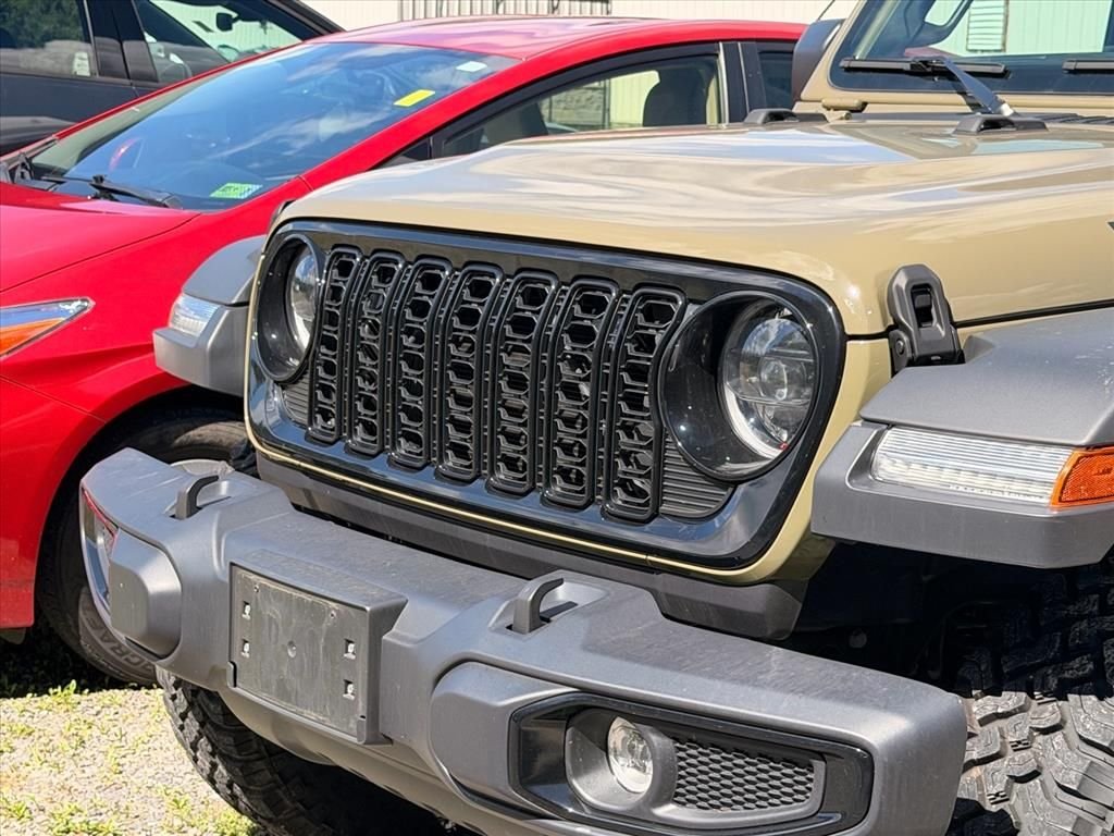 Used 2025 Green Jeep Willys image 4