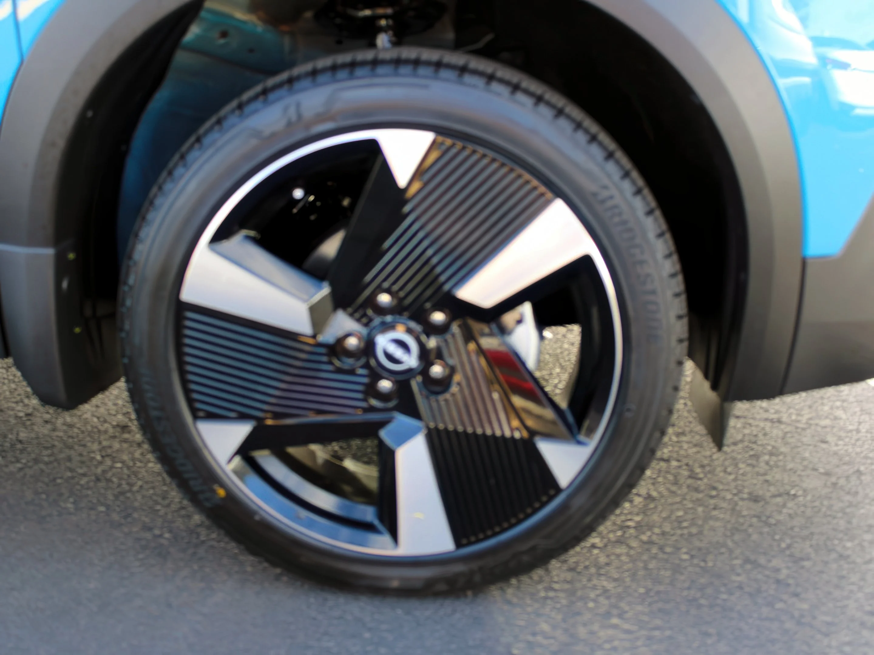 New 2026 Arctic Ice Blue Metallic / Super Black Two-tone Nissan SR image 27