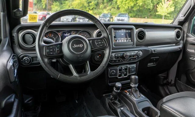 Used 2023 Gray Jeep Sport S image 12