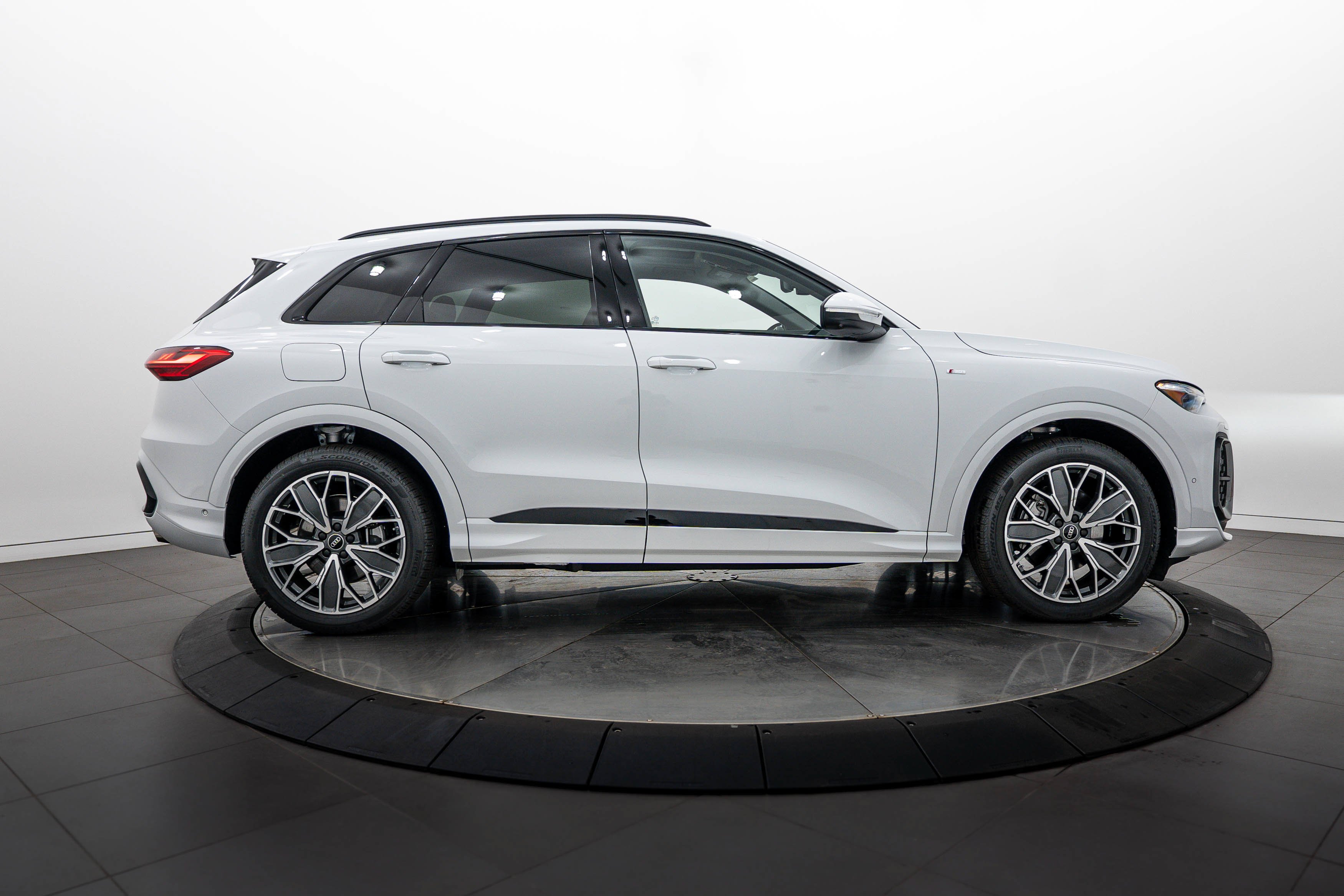New 2026 GLACIER WHITE Audi Prestige image 3