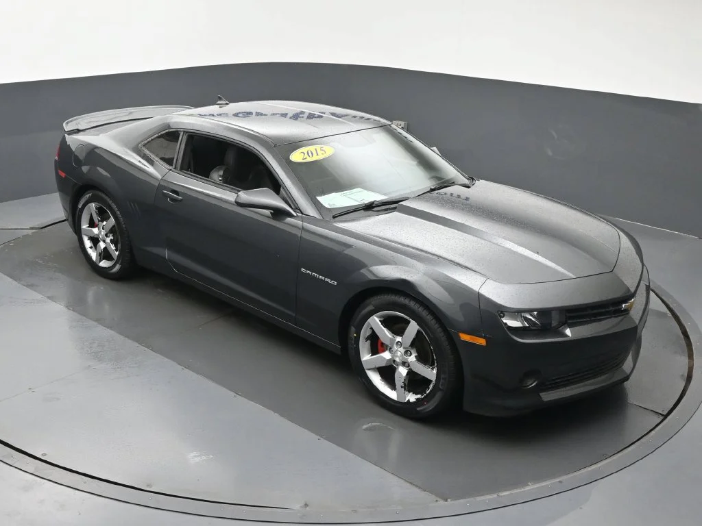 Used 2015 Gray Chevrolet 2LT image 3