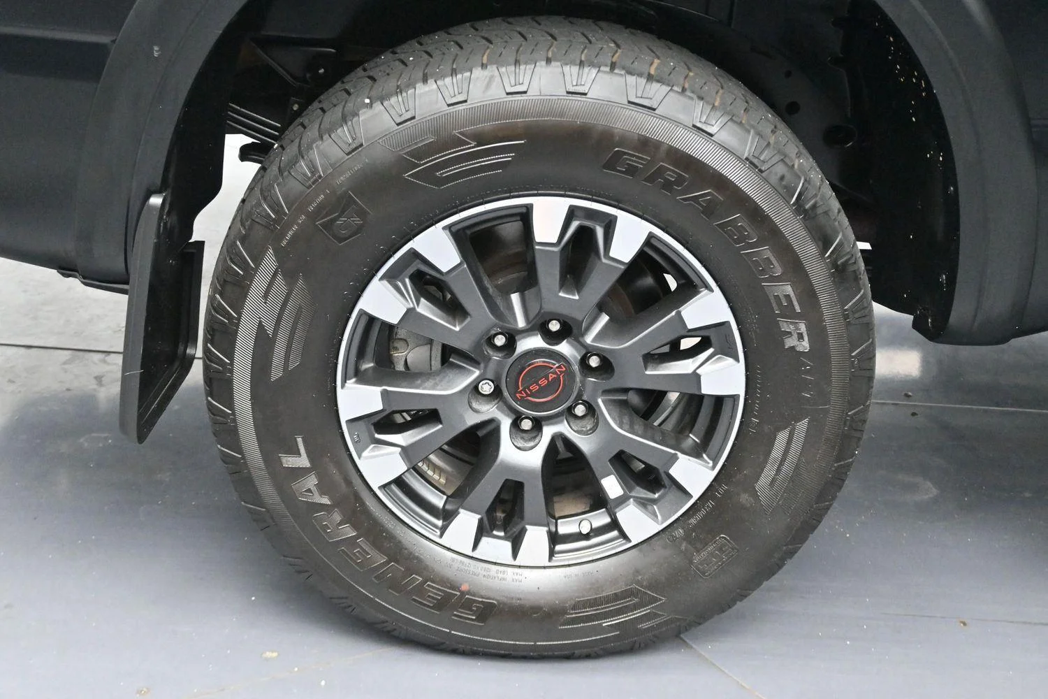 Used 2024 Super Black Nissan PRO-4X image 34