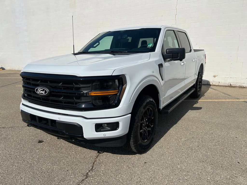 New 2026 Oxford White Ford XLT image 1